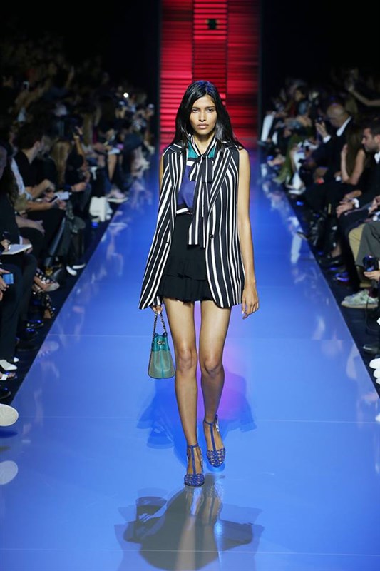 Elie Saab Ready-to-Wear Spring Summer 2016 Fashion Show